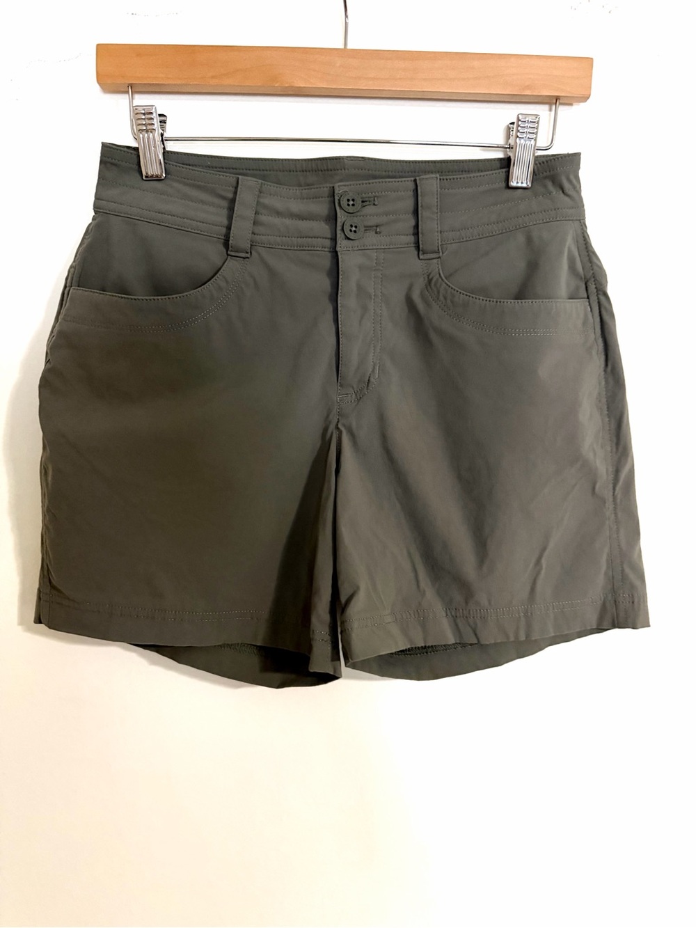 Eddie Bauer Olive Performance Shorts Women’s Size 2
